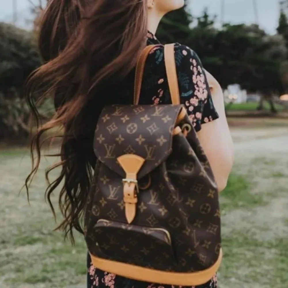 Louis Vuitton Monogram Montsouris MM Backpack - Picture 5 of 13